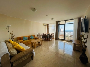 Duży apartament z widokiem na morze