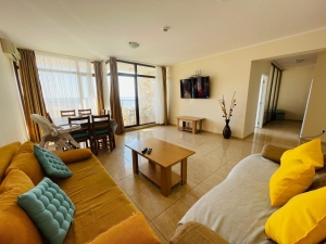 Duży apartament z widokiem na morze