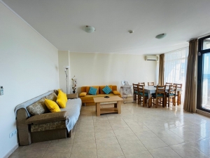 Duży apartament z widokiem na morze