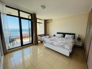 Duży apartament z widokiem na morze