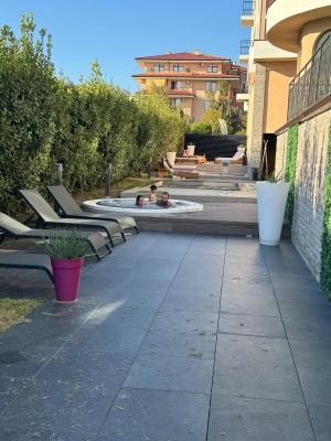 Luksusowe studio z widokiem na morze w Świętym Własie